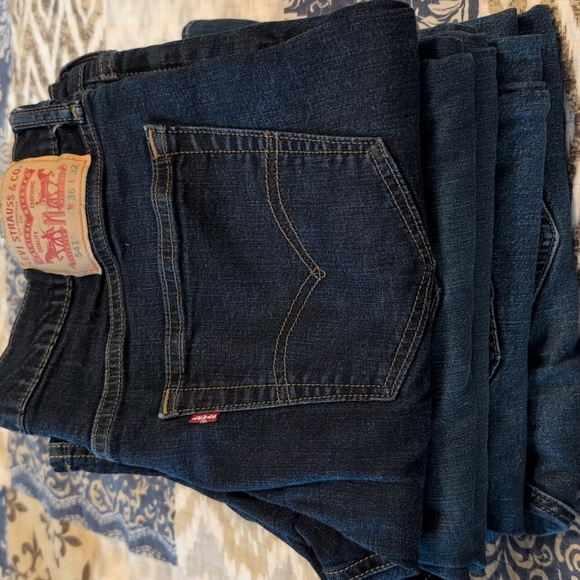 Lot of 5 pair Levi Jeans 4 pair size 36x32 and one pair 36x34 - Picture 13 of 13